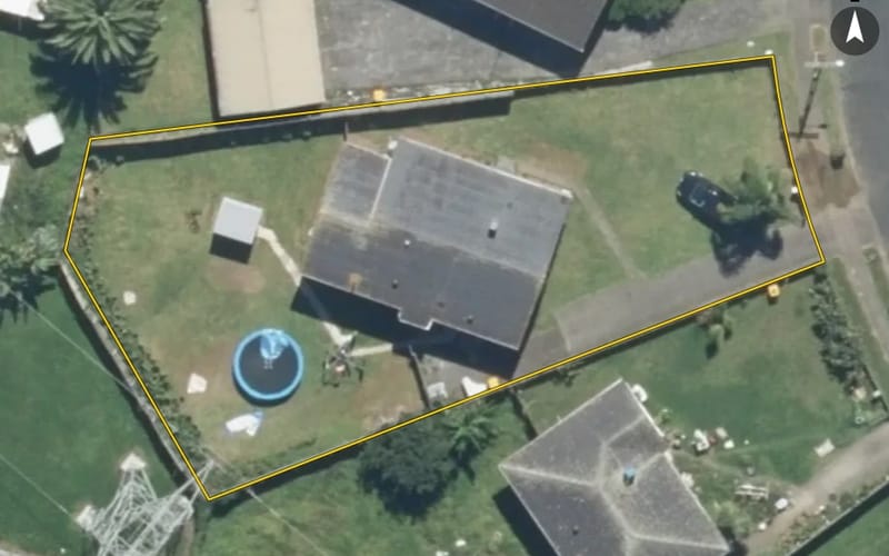 17 Featherston Crescent