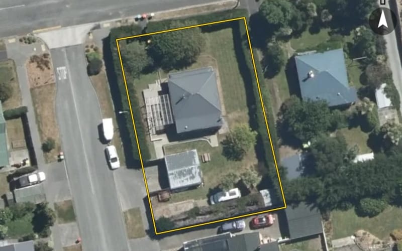 102 Luxmoore Road