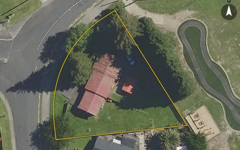 9 Thomas Crescent
