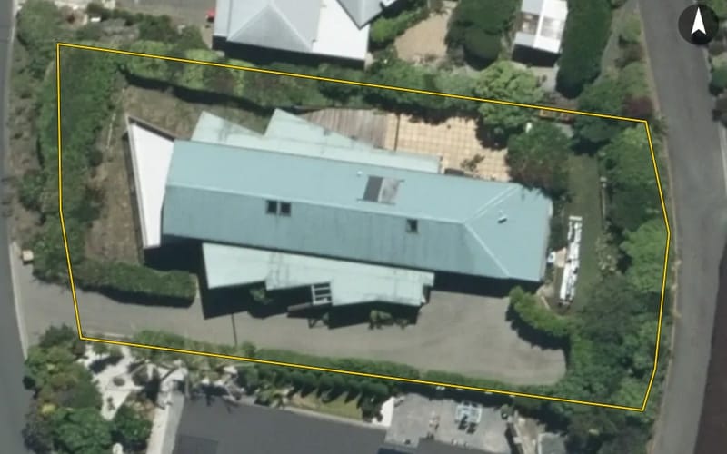 8 Commodore Place