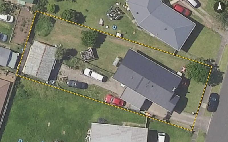 62 Henderson Crescent