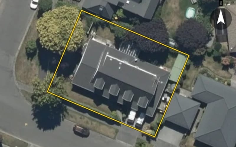 12 Sayers Crescent