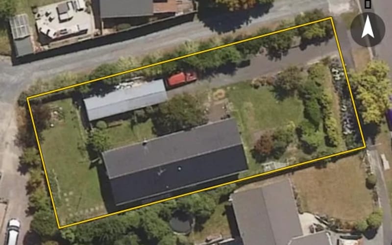 8 Hogan Place