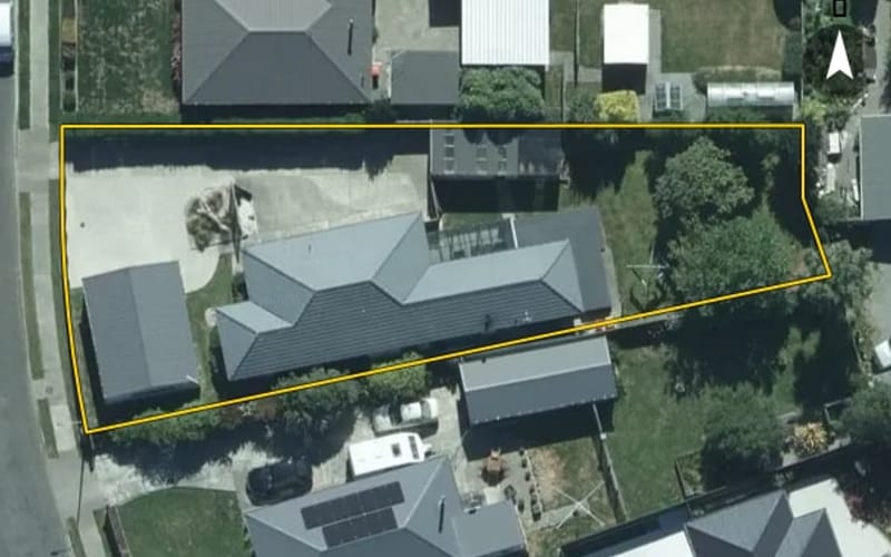 10 Eden Crescent