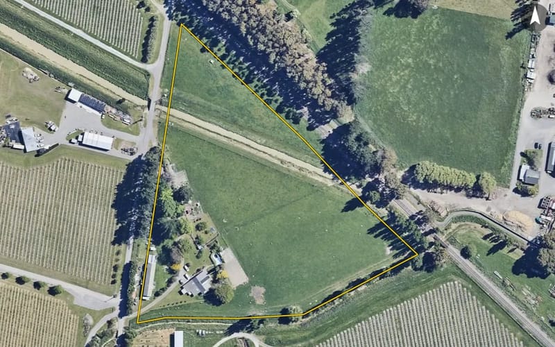 35 Cob Cottage Road