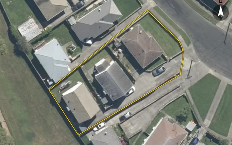40 Strand Crescent