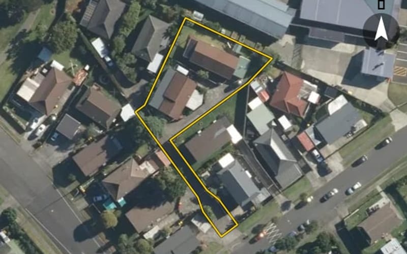2/31 Karepo Crescent