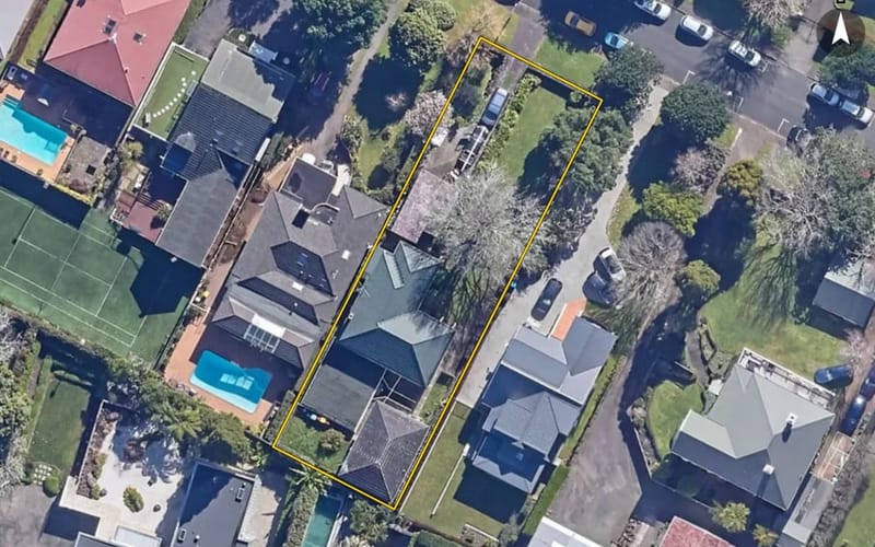 15 Crescent Road