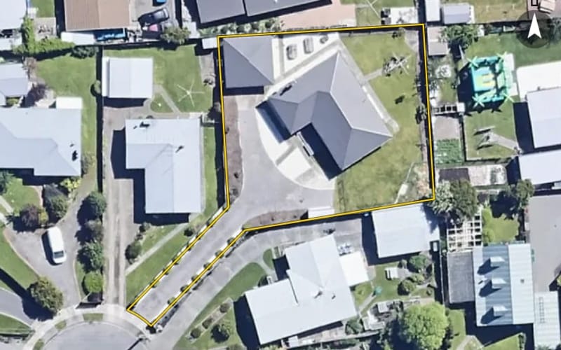 6A Moana Crescent
