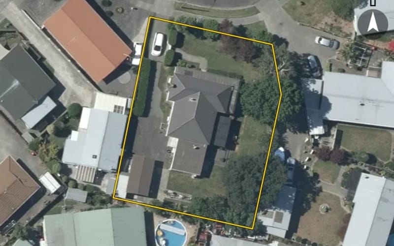 15 Townshend Crescent