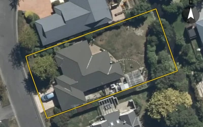 10 Sharnbrook Lane