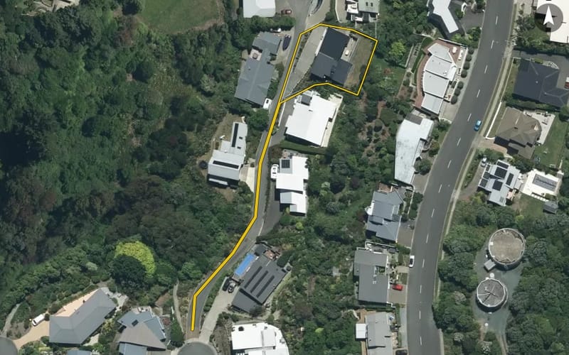 24 Commodore Place