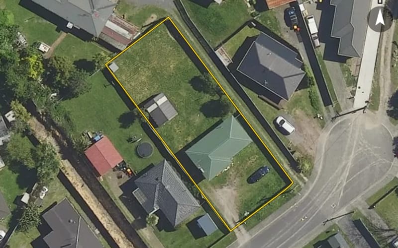 18 Hunt Crescent