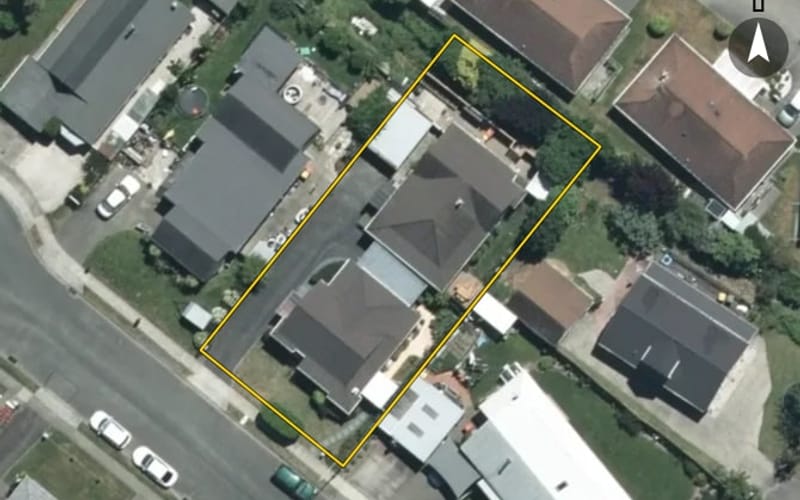 2/4 Byron Place