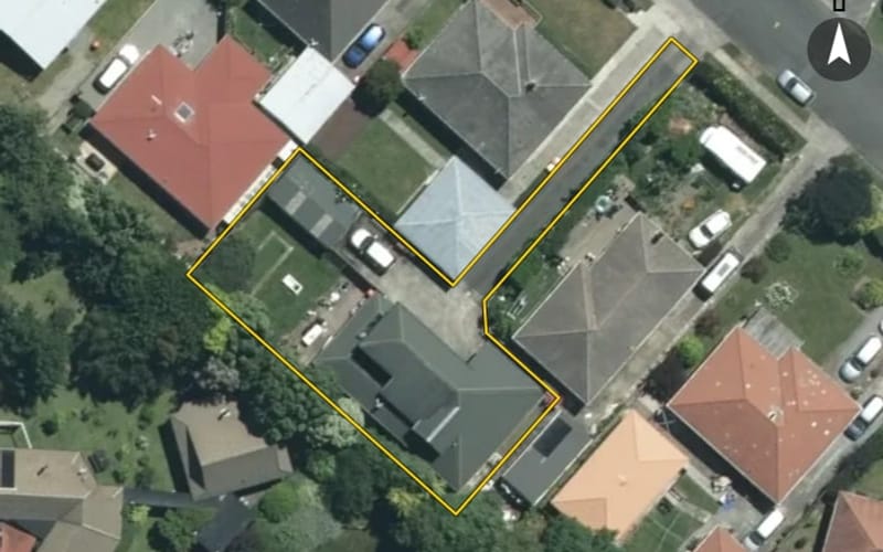 8A Manson Avenue