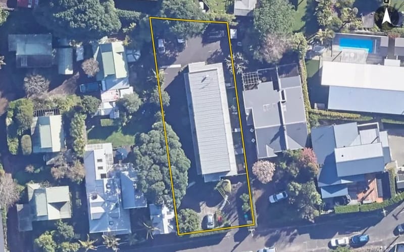 9 Sylvan Avenue West