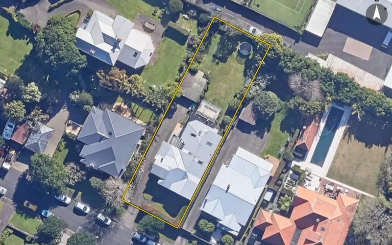 22 Crescent Road