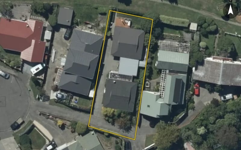 2/5 Esher Place