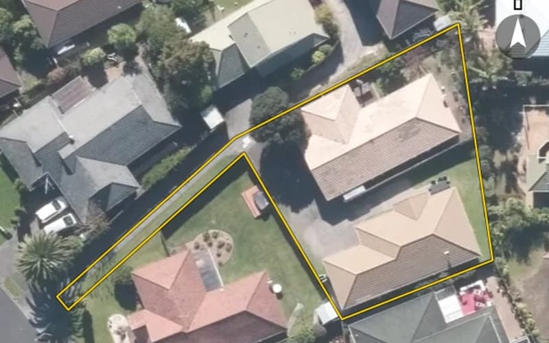 1/7 Bernie Edwards Place