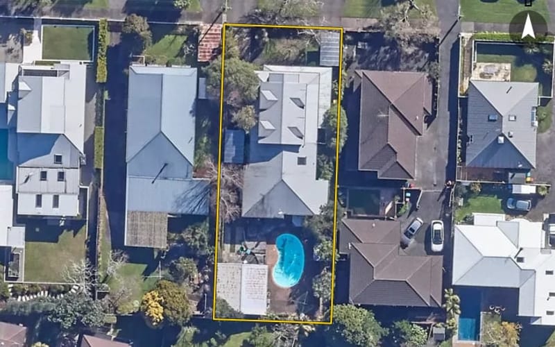 9 Highwic Avenue