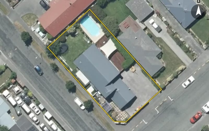 6 Churchill Avenue