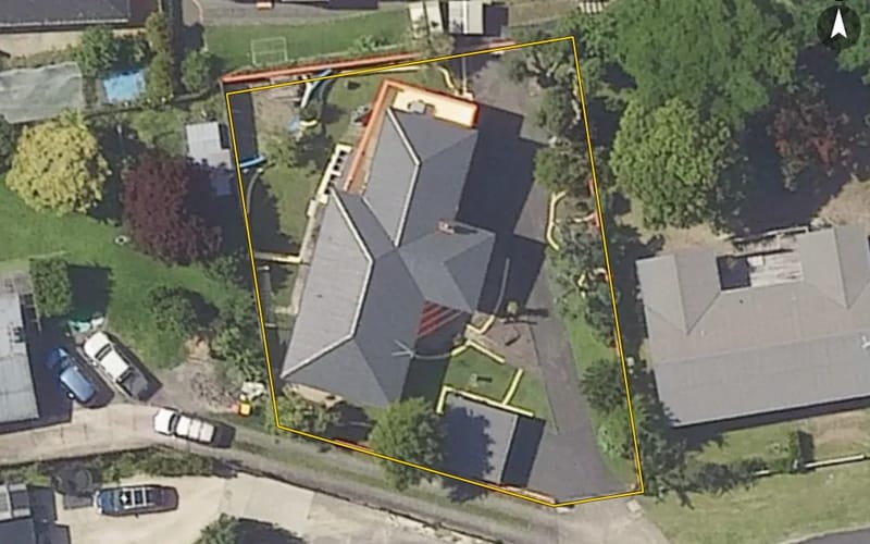 16 Woodford Avenue