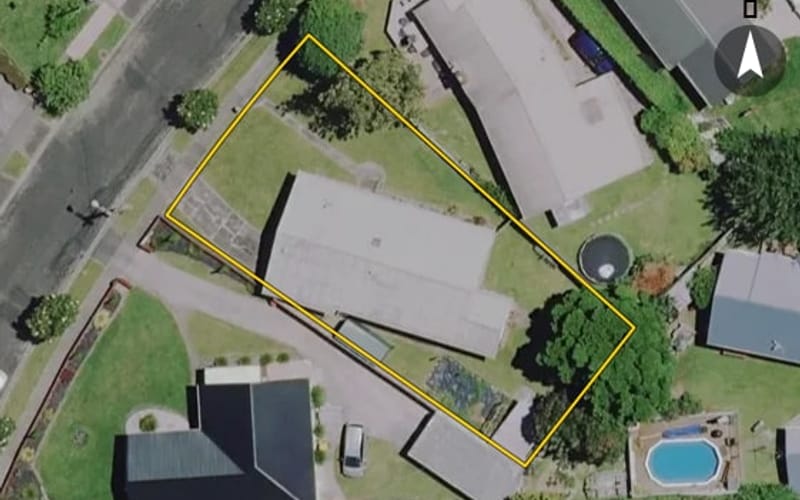 6 De Vere Crescent