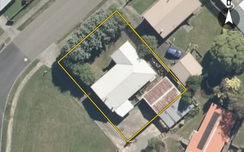17 Oaklands Grove