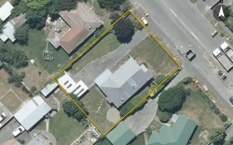 27 Saunders Road