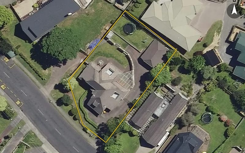 70 Iles Road
