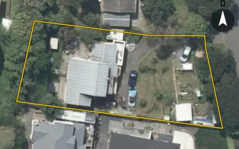 14 Latitude Close