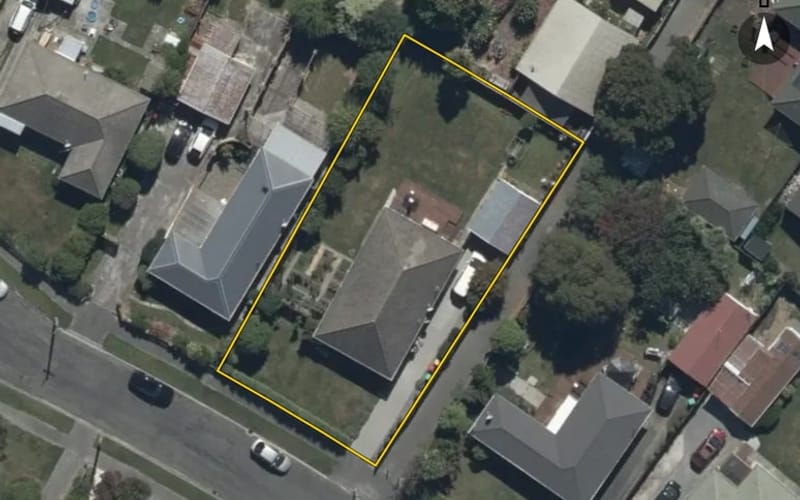 27 Bourne Crescent