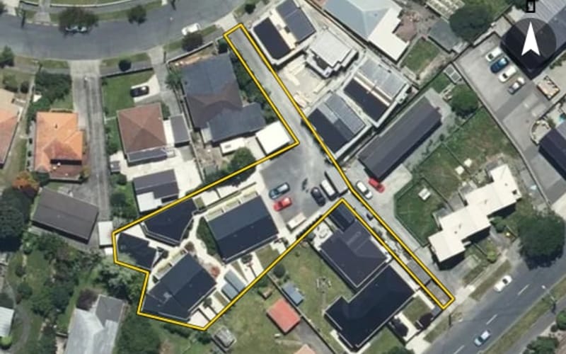 1/32A Hall Crescent