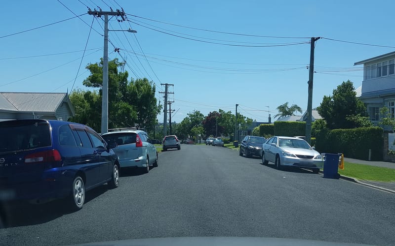 6 Kiwi Road