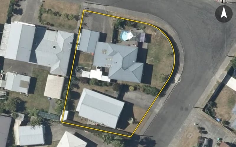 17 Warwick Crescent