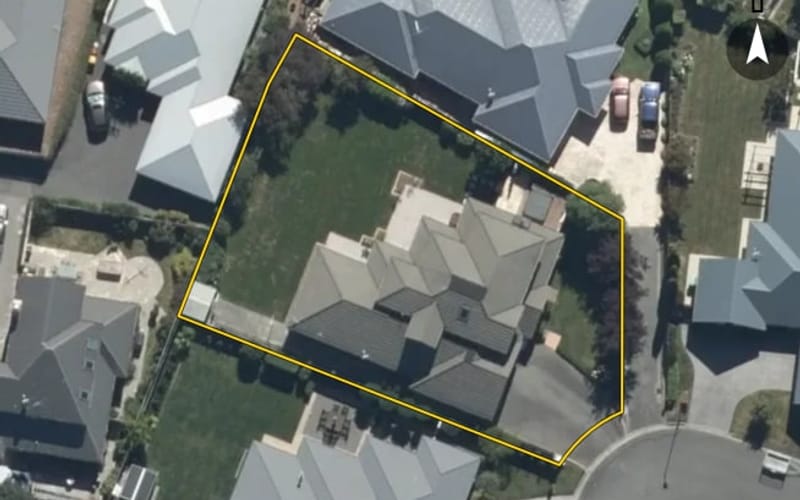 8 Napoleon Close