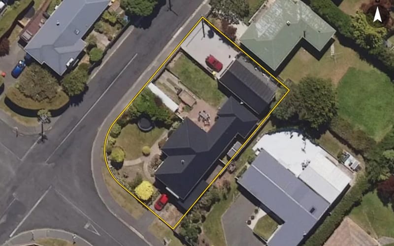 81 Dunrobin Street
