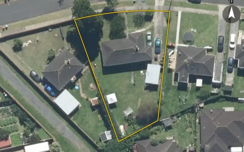 15 Ronaki Road