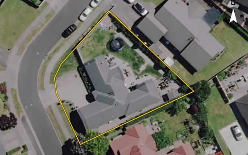 18 Roderick Place
