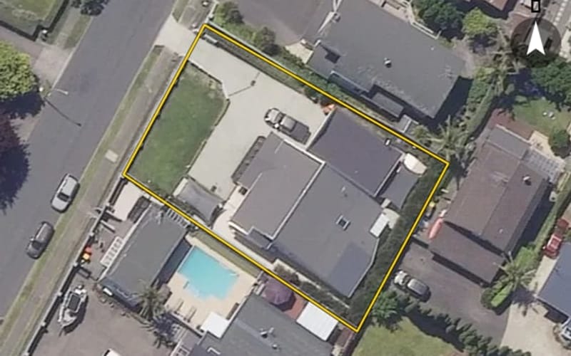 54 Eaton Crescent