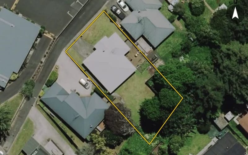 6 Surrey Lane
