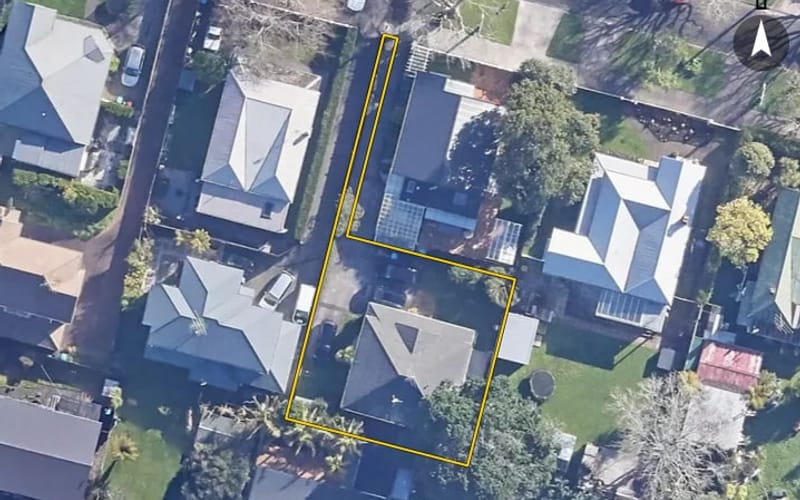 13 Mars Avenue