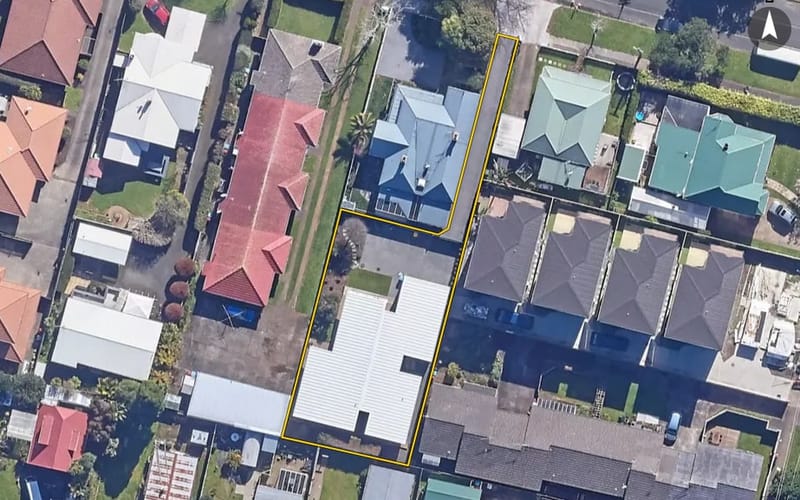 2/2 Erson Avenue