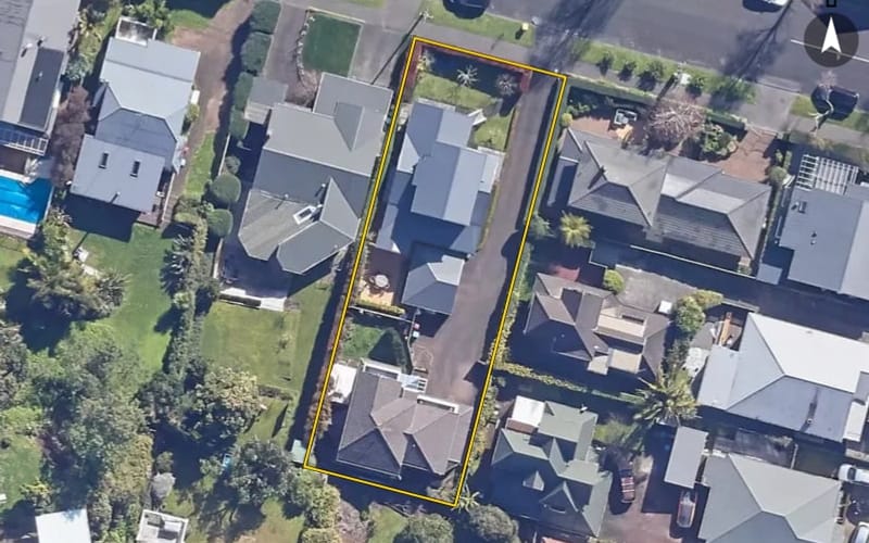 1/2 Heywood Crescent