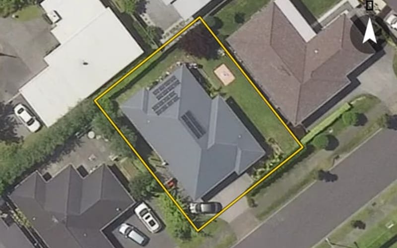 18 Bathurst Crescent