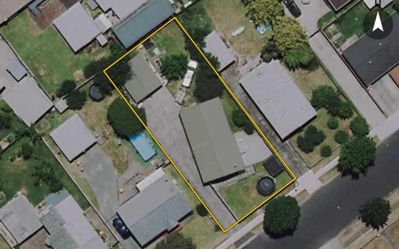16 Lindsay Crescent