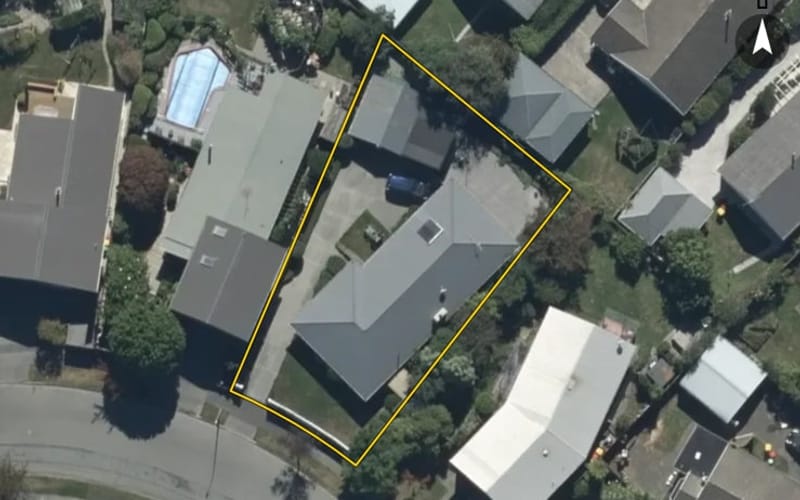 6 Powell Crescent