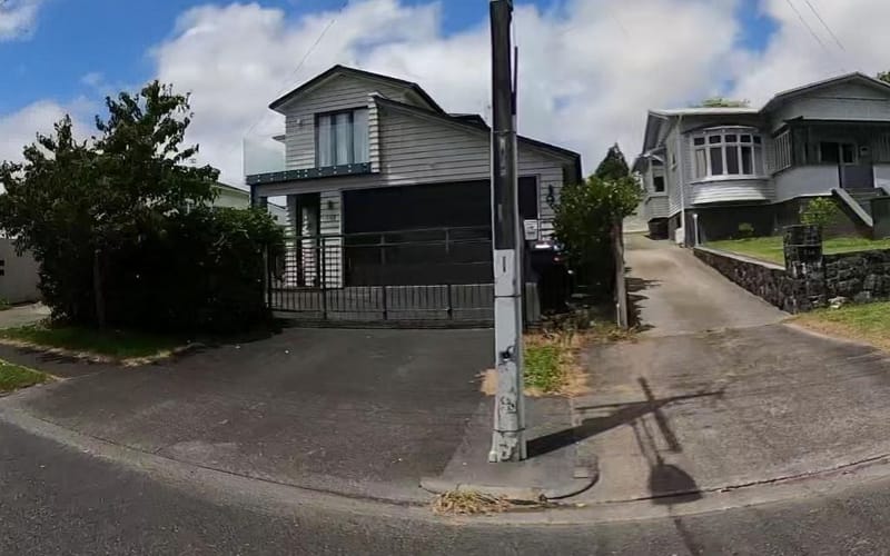 102 Fowlds Avenue
