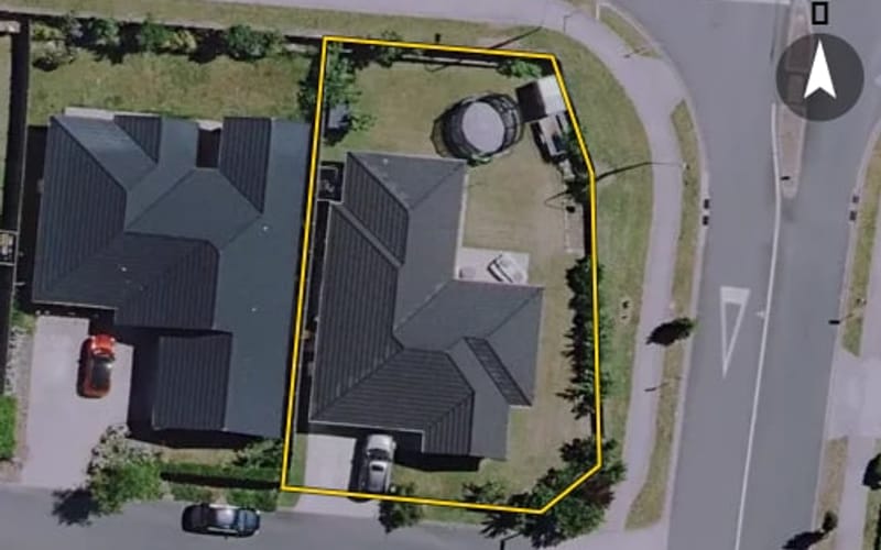 25 Miharo Crescent