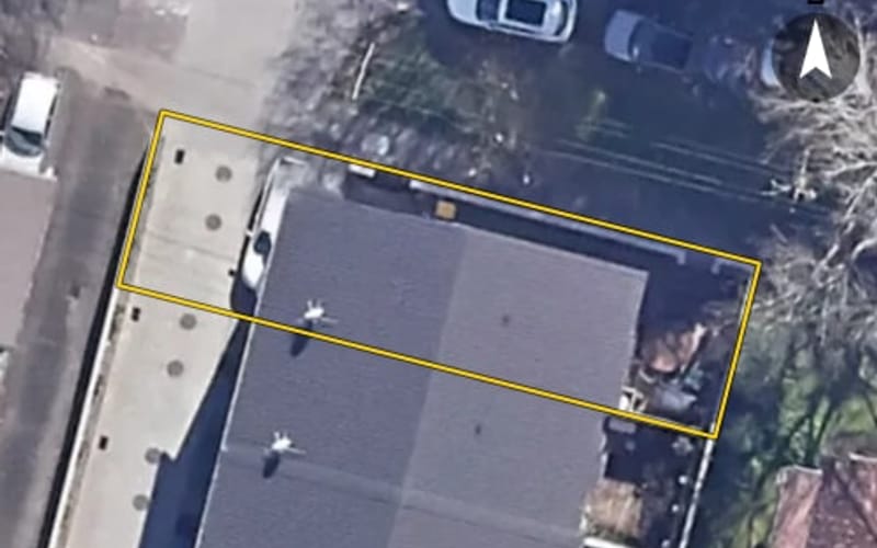 1/2 Oak Street